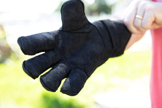 Handle Heat Like a Pro: Expert Reviewed Top 7 Rated Grilling Gloves for Ultimate Grill Mastery